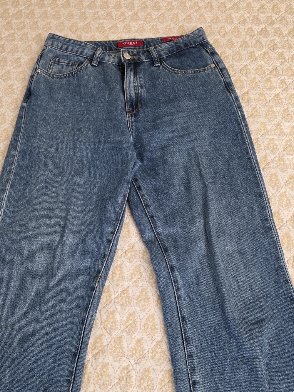 GUESS Women's Medium Blue Straight Leg Jeans